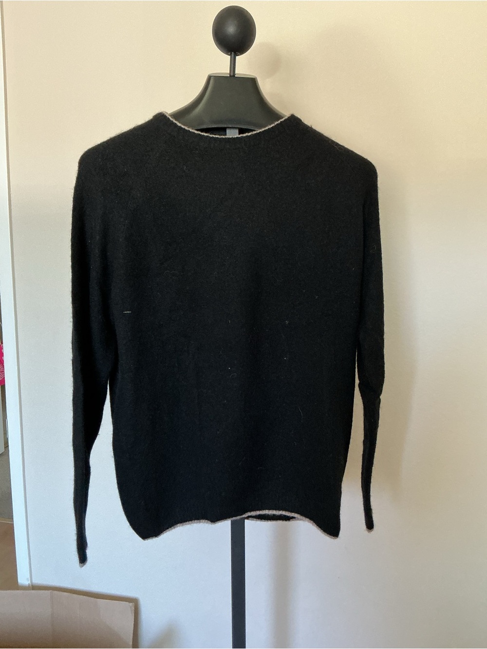 Stitch Note Black Crewneck Sweater with Contrast Trim